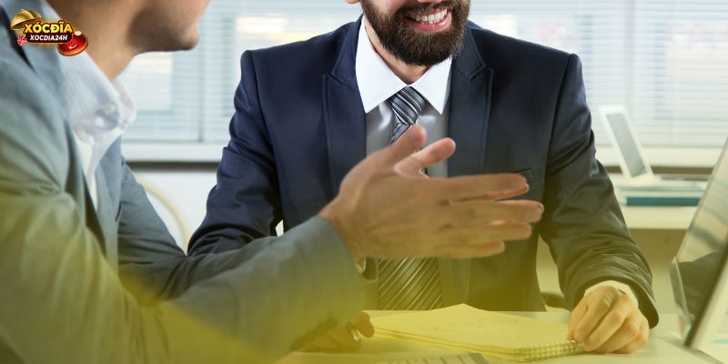 Vai trò tư vấn chiến lược và đóng góp kiến thức cho người chơi